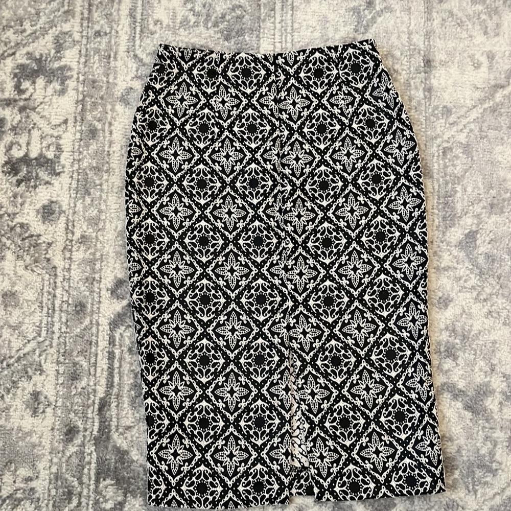 Zara - Picture 3 of 4